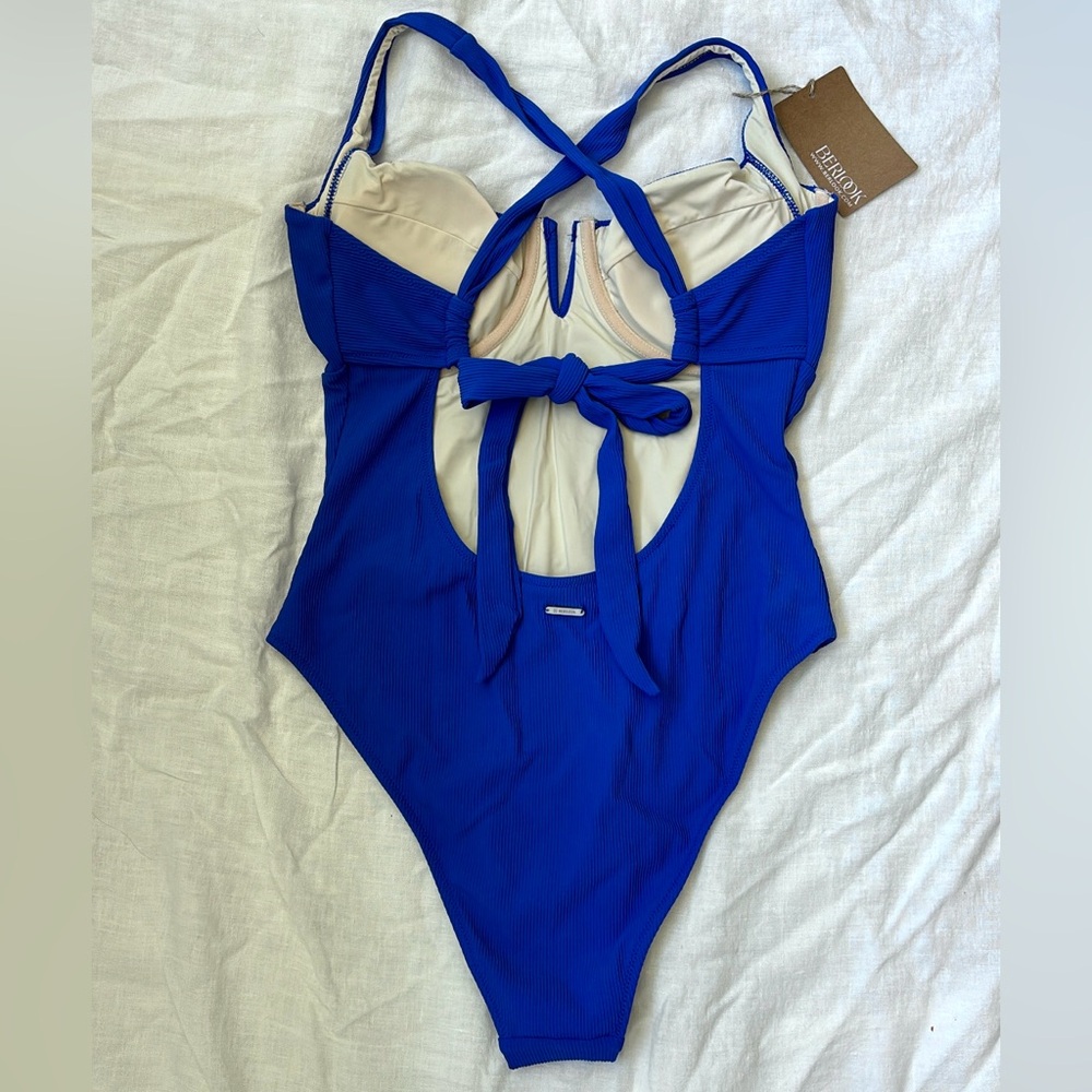 Berlook Backless Underwire One-Piece Swimsuit - Picture 4 of 5